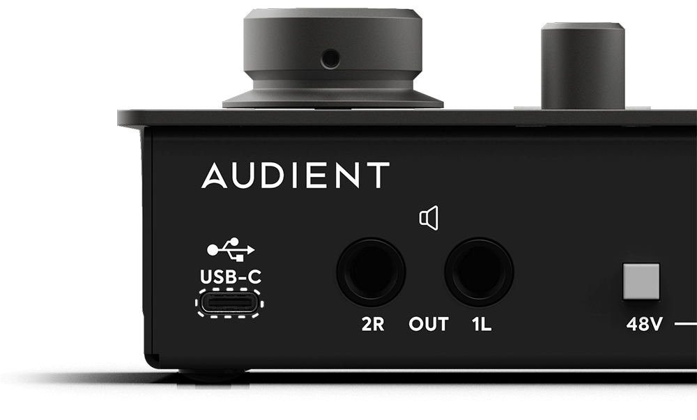 Audient id4 headphone discount amp